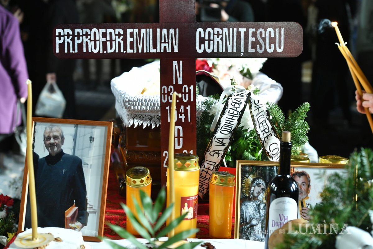 Părintele profesor Emilian Cornițescu a fost condus pe ultimul drum 321916