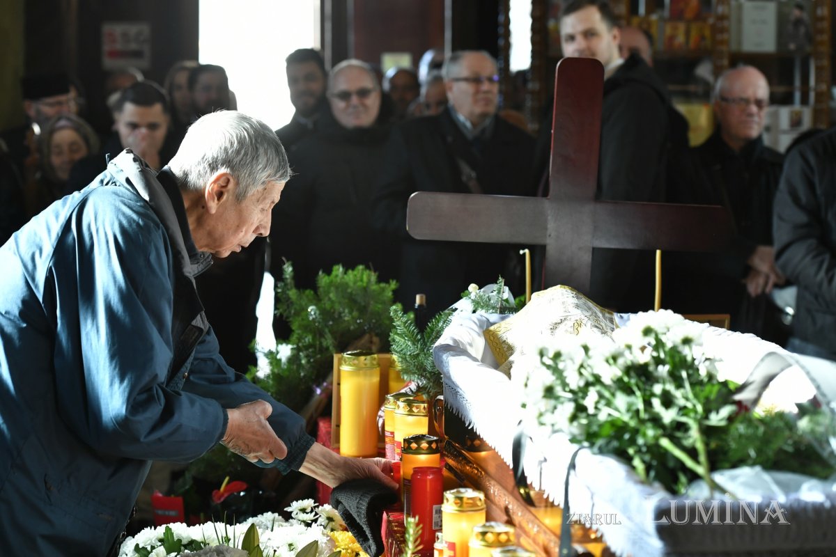 Părintele profesor Emilian Cornițescu a fost condus pe ultimul drum 321918