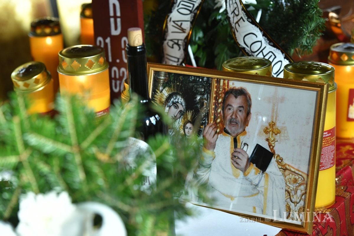 Părintele profesor Emilian Cornițescu a fost condus pe ultimul drum 321934