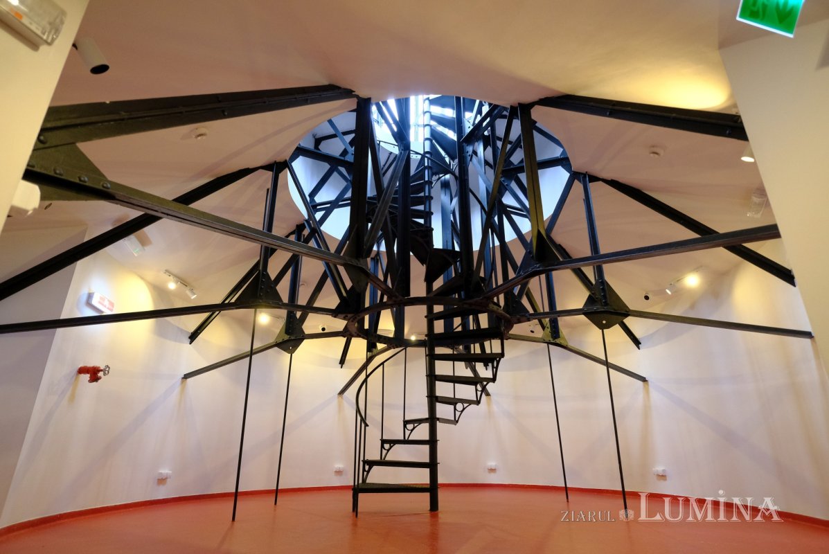 La înălțime 322244