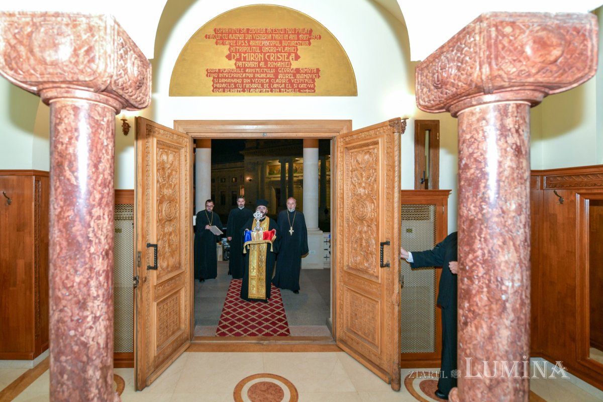 Patriarhul României a întâmpinat moaștele Sfântului Apostol Andrei 322394