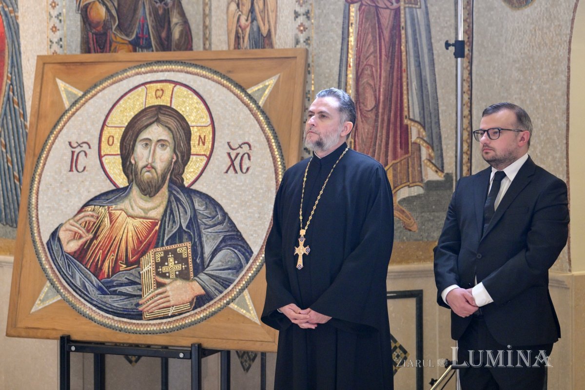 Patriarhul României a întâmpinat moaștele Sfântului Apostol Andrei 322403