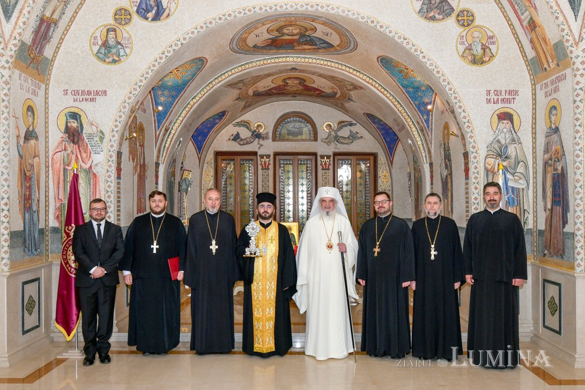 Patriarhul României a întâmpinat moaștele Sfântului Apostol Andrei 322407
