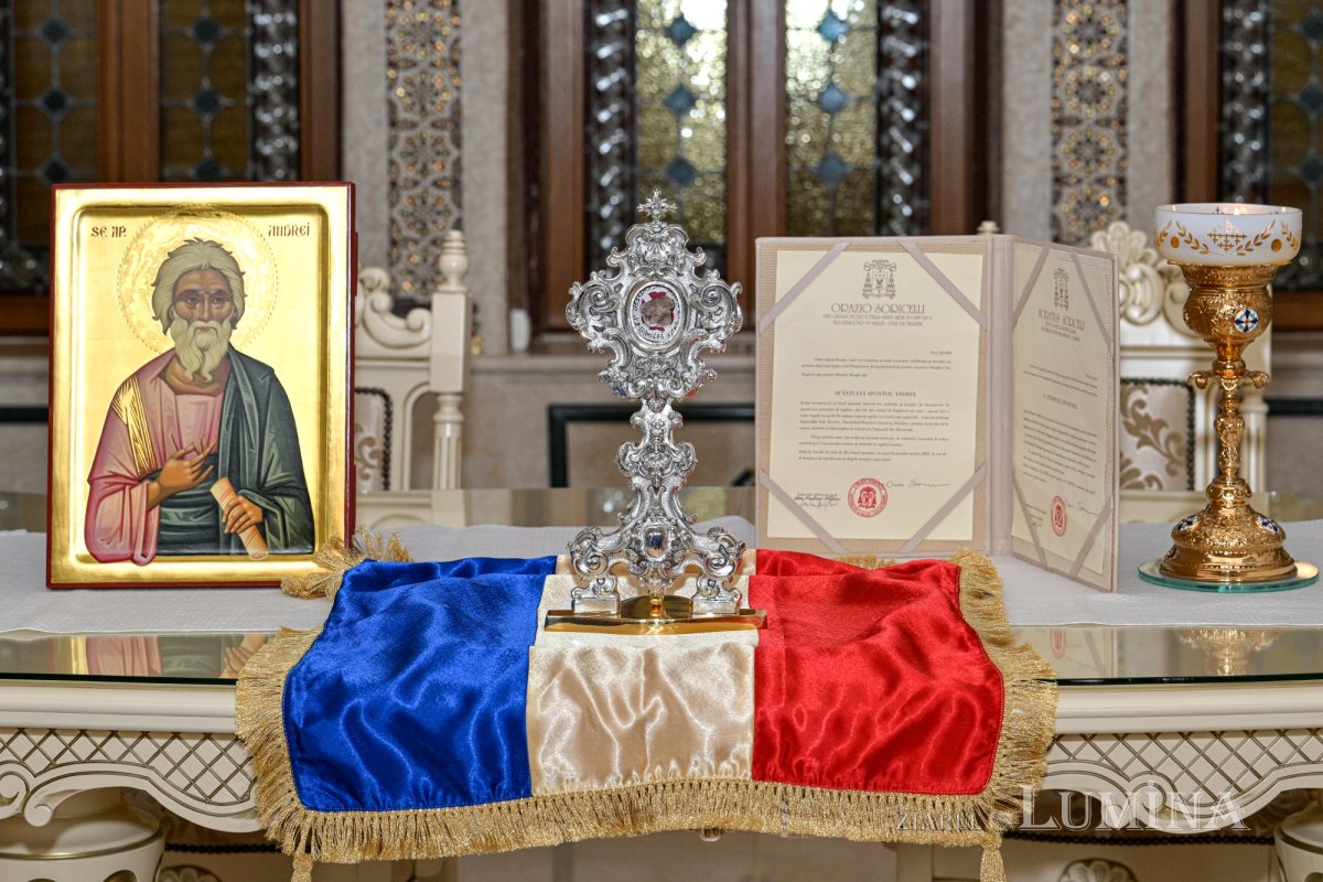 Patriarhul României a întâmpinat moaștele Sfântului Apostol Andrei 322409