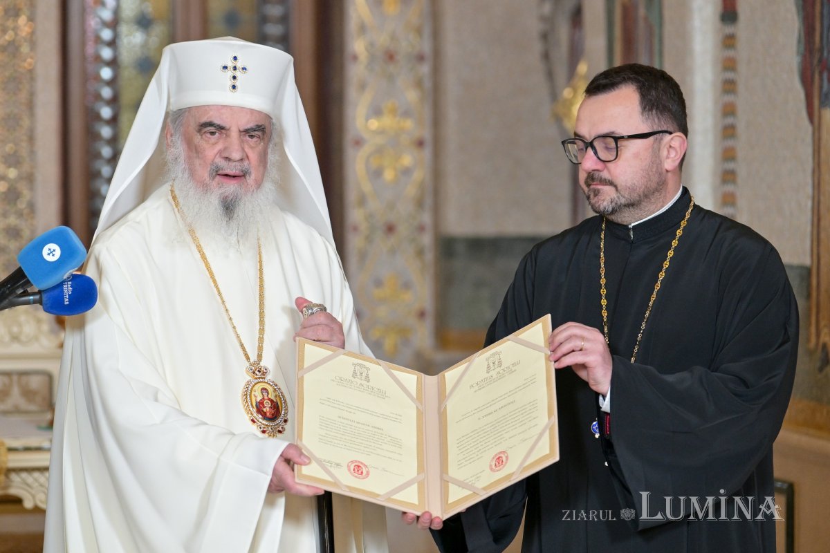 Patriarhul României a întâmpinat moaștele Sfântului Apostol Andrei 322568