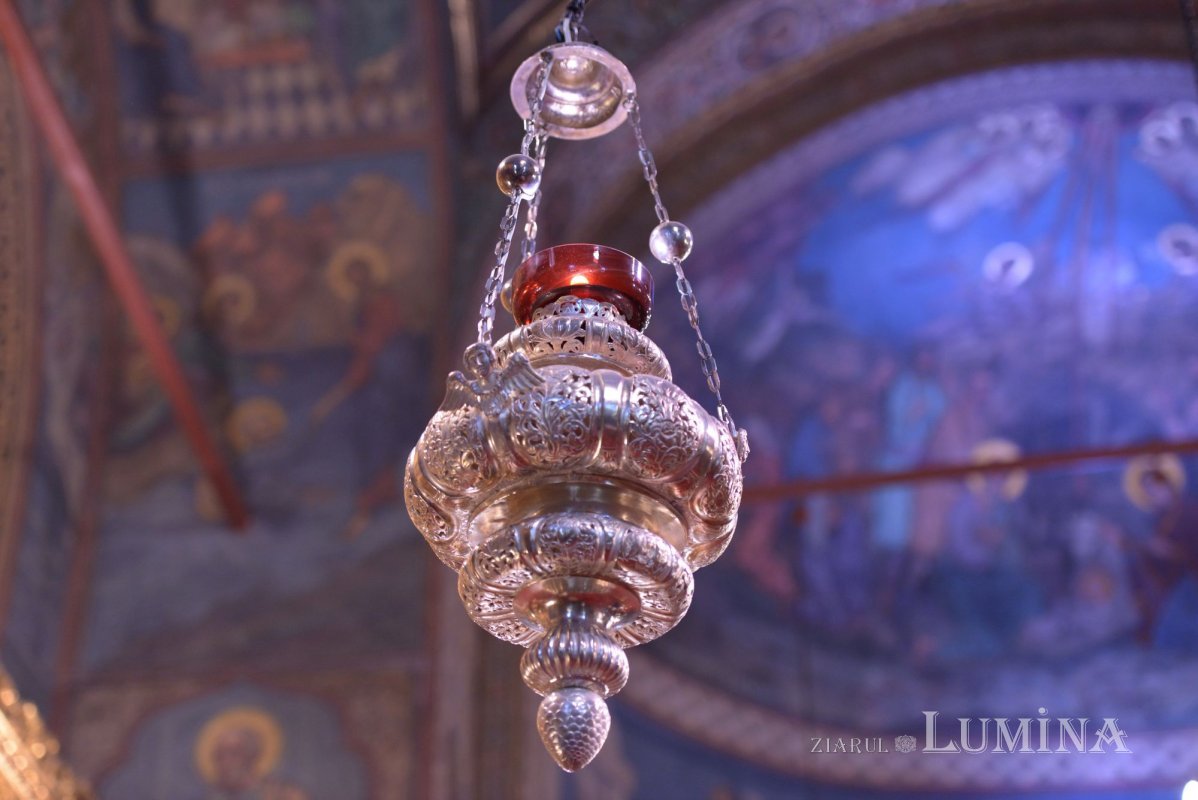 Matei 5, 14-19 (Sfinții sunteți lumina lumii) 322416