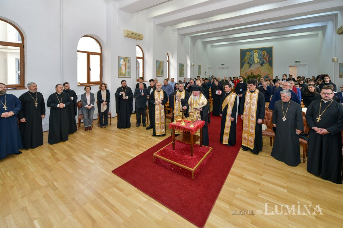 Sărbătoarea Sfinților Trei Ierarhi la Facultatea de Teologie din București 322514
