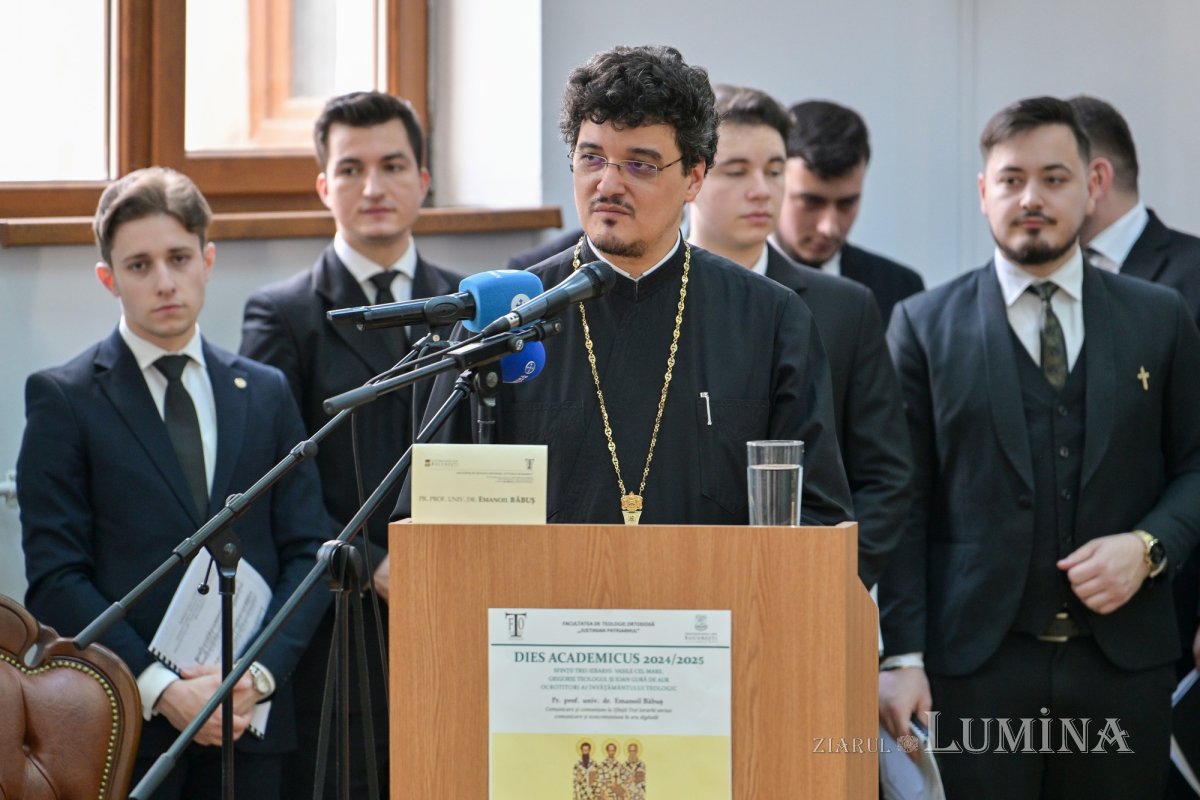 Sărbătoarea Sfinților Trei Ierarhi la Facultatea de Teologie din București 322520