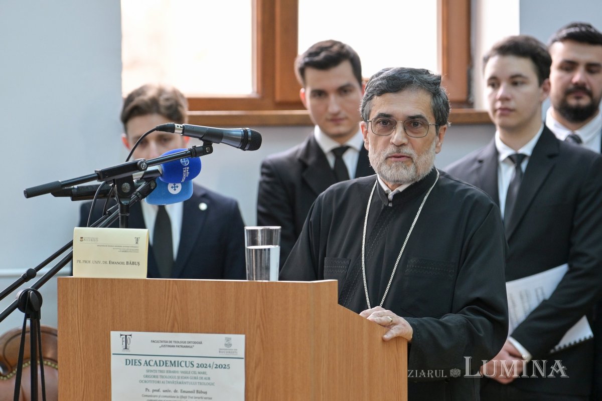 Sărbătoarea Sfinților Trei Ierarhi la Facultatea de Teologie din București 322521