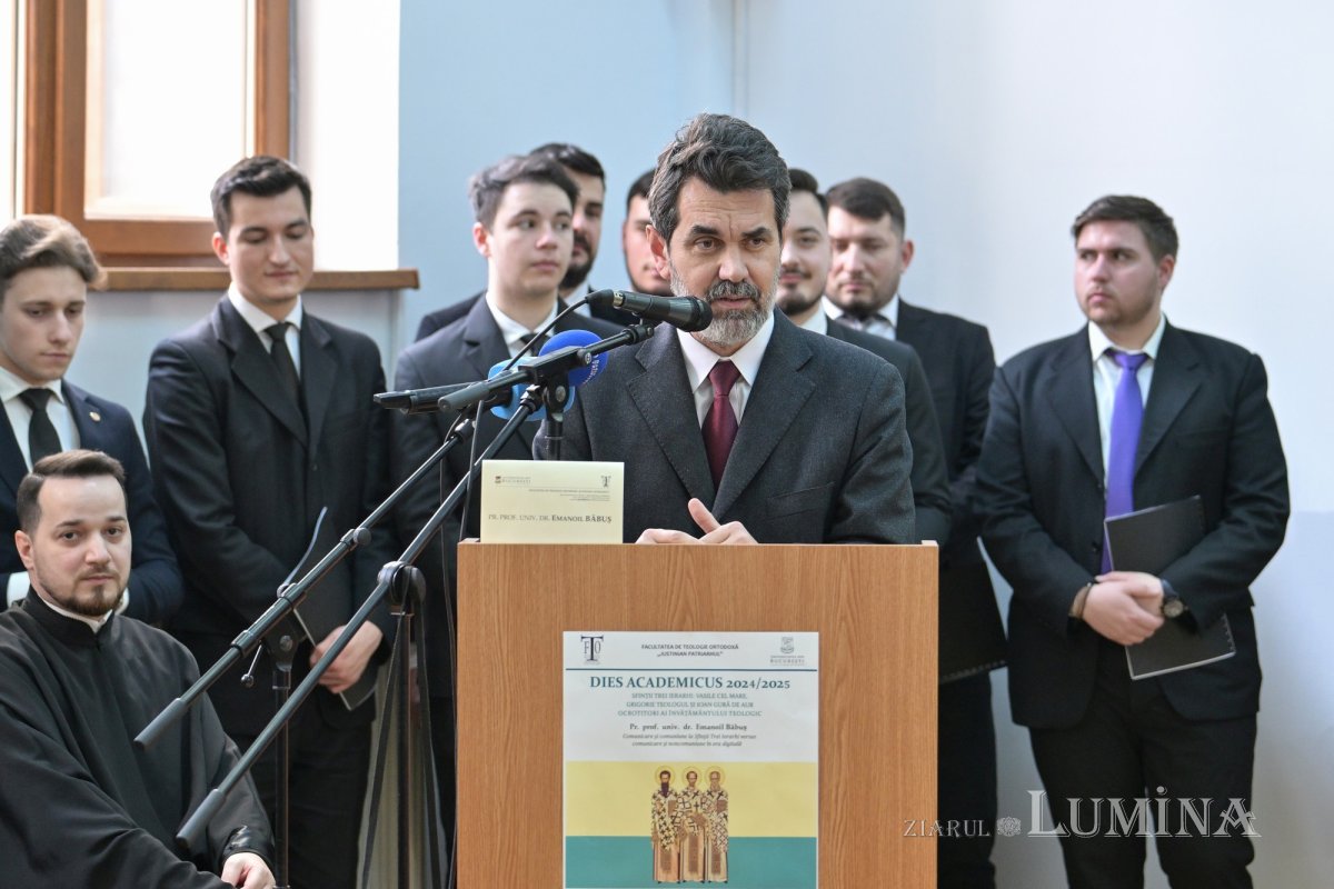 Sărbătoarea Sfinților Trei Ierarhi la Facultatea de Teologie din București 322523