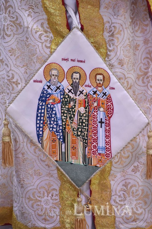 Sclipirile Luminii: Sfinţii Trei Ierarhi, apărători ai dreptei credinţe 322582