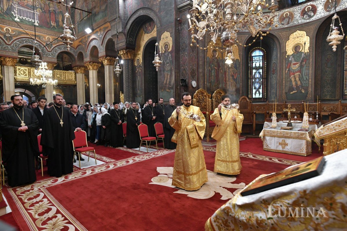 Ultimul parastas pentru cei 16 părinți trecuți în rândul sfinților 322803