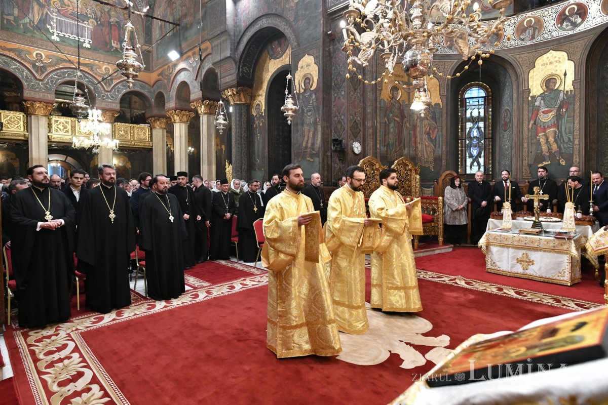 Ultimul parastas pentru cei 16 părinți trecuți în rândul sfinților 322805