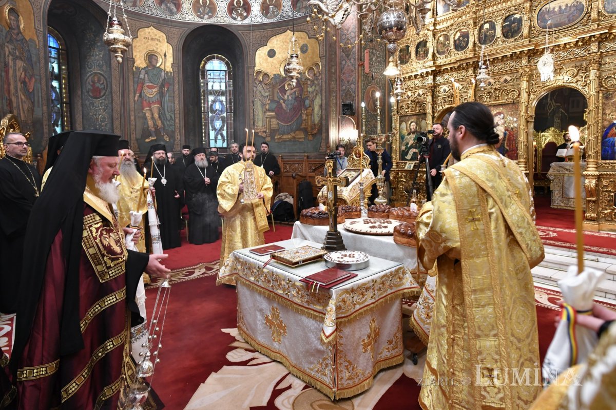 Ultimul parastas pentru cei 16 părinți trecuți în rândul sfinților 322809