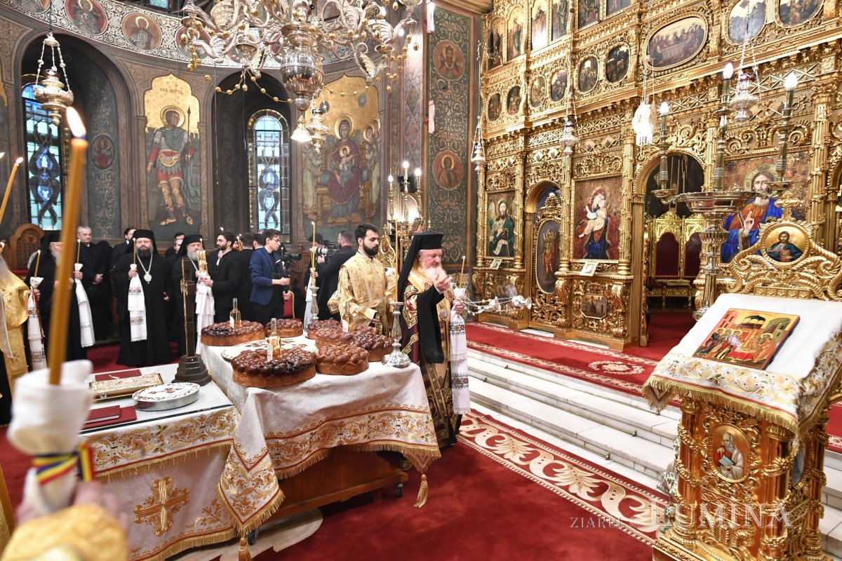 Ultimul parastas pentru cei 16 părinți trecuți în rândul sfinților 322811