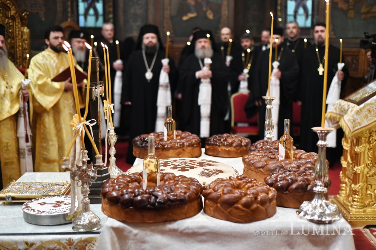 Ultimul parastas pentru cei 16 părinți trecuți în rândul sfinților 322812