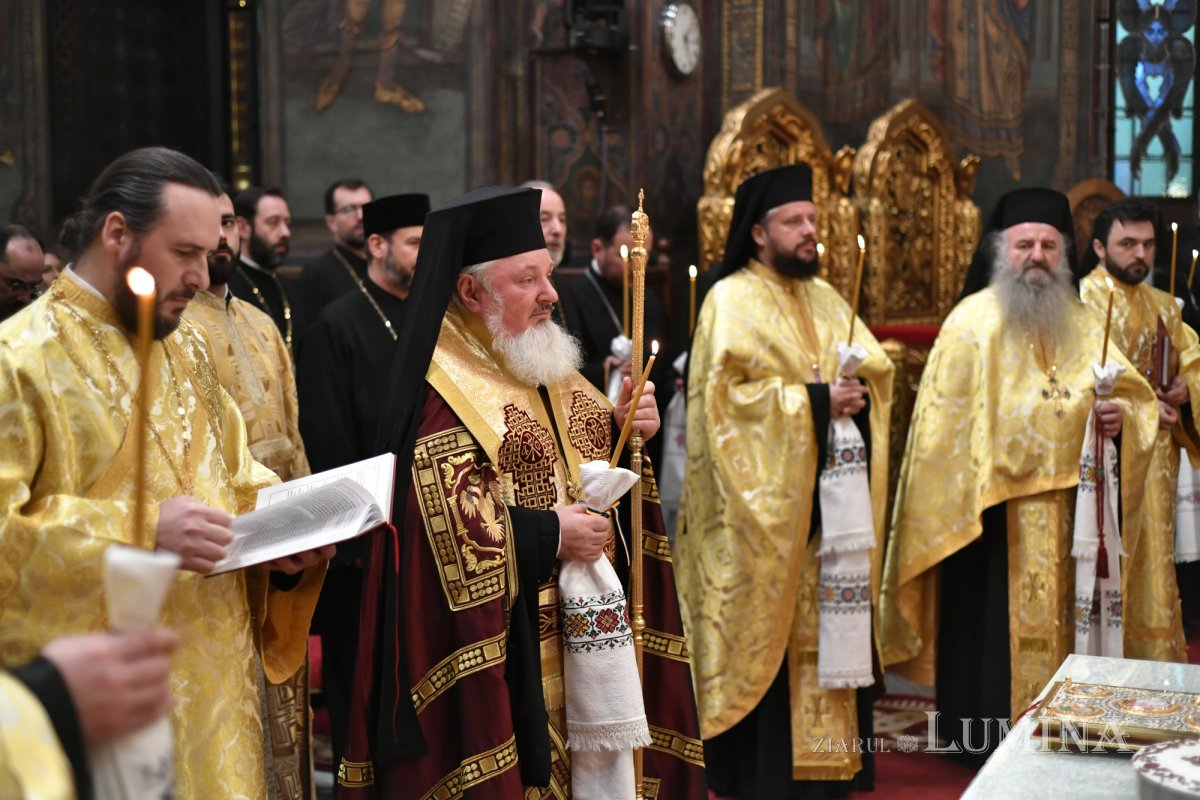 Ultimul parastas pentru cei 16 părinți trecuți în rândul sfinților 322813