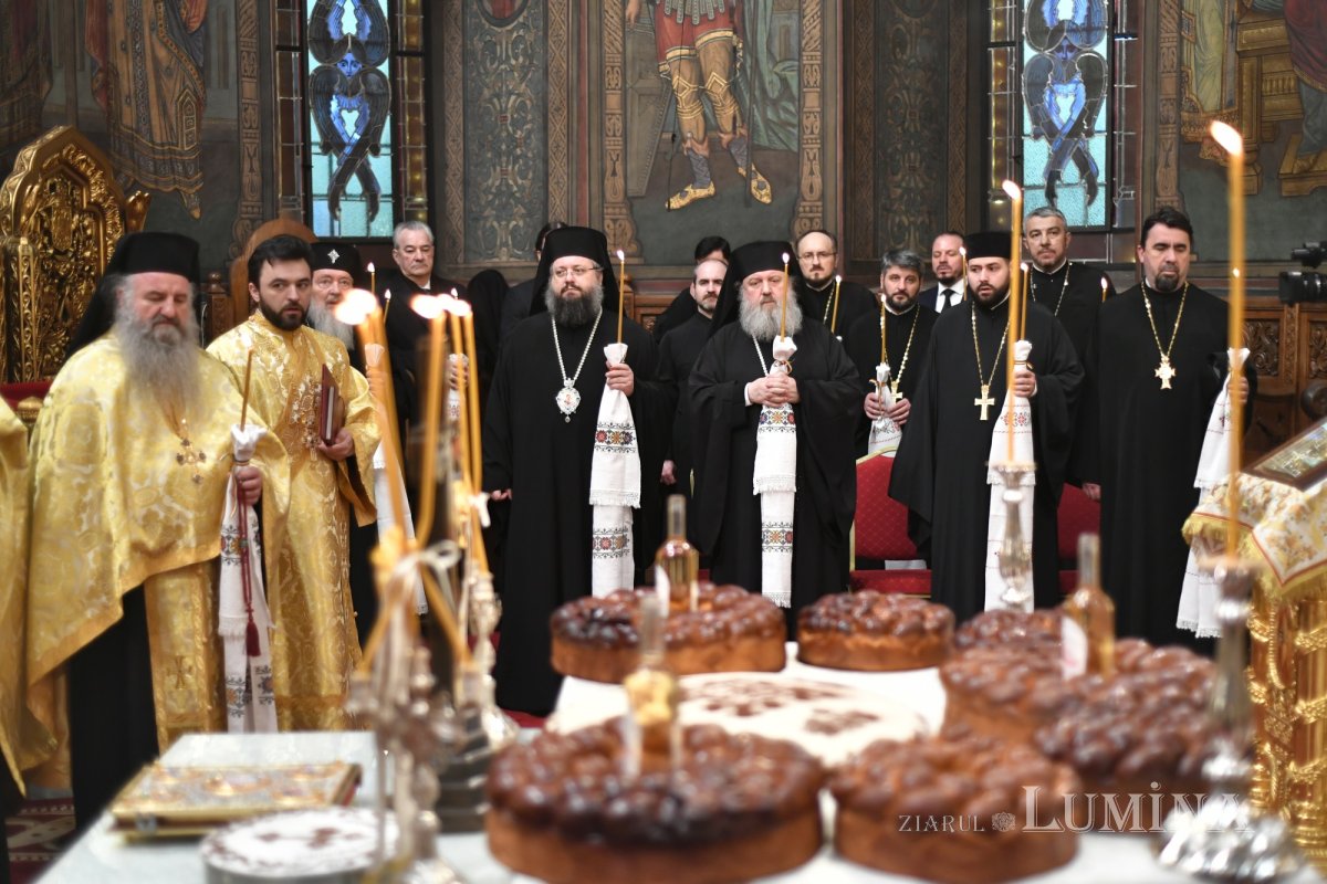 Ultimul parastas pentru cei 16 părinți trecuți în rândul sfinților 322814