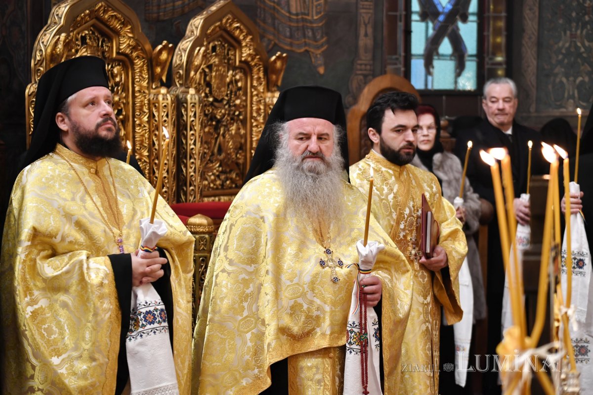 Ultimul parastas pentru cei 16 părinți trecuți în rândul sfinților 322815