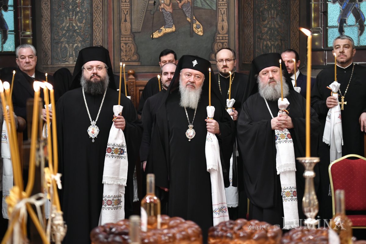 Ultimul parastas pentru cei 16 părinți trecuți în rândul sfinților 322817