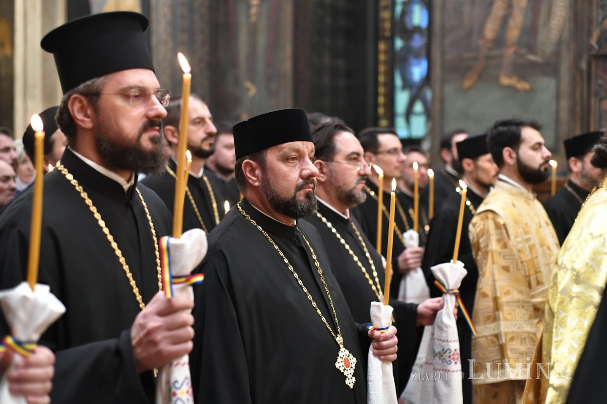 Ultimul parastas pentru cei 16 părinți trecuți în rândul sfinților 322819