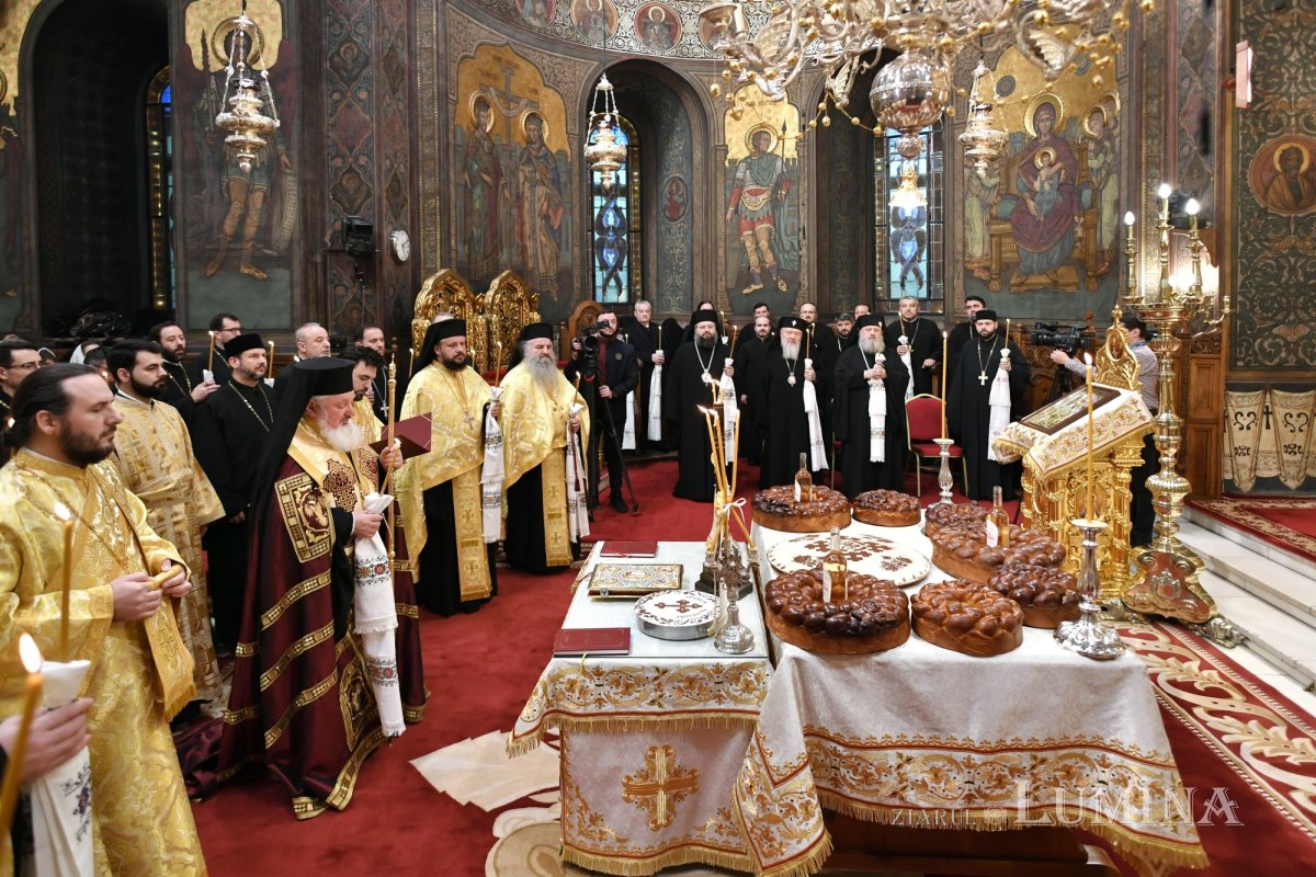 Ultimul parastas pentru cei 16 părinți trecuți în rândul sfinților 322821