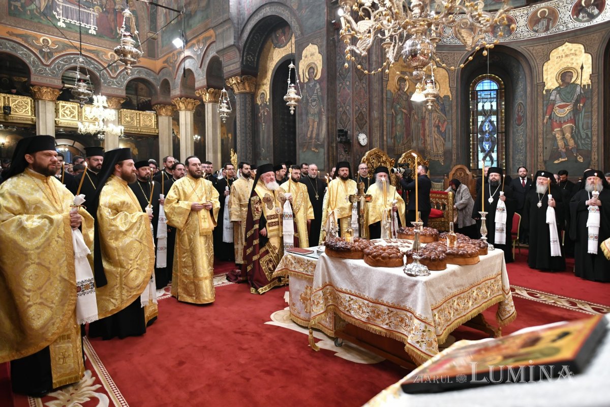 Ultimul parastas pentru cei 16 părinți trecuți în rândul sfinților 322823