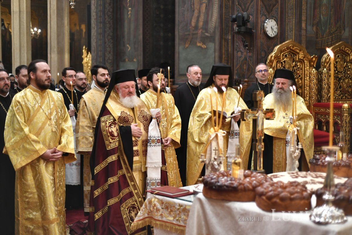 Ultimul parastas pentru cei 16 părinți trecuți în rândul sfinților 322830