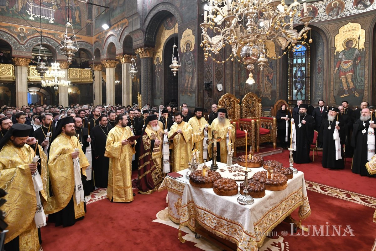 Ultimul parastas pentru cei 16 părinți trecuți în rândul sfinților 322831