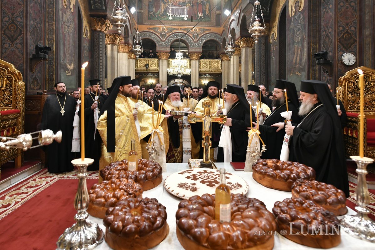 Ultimul parastas pentru cei 16 părinți trecuți în rândul sfinților 322833