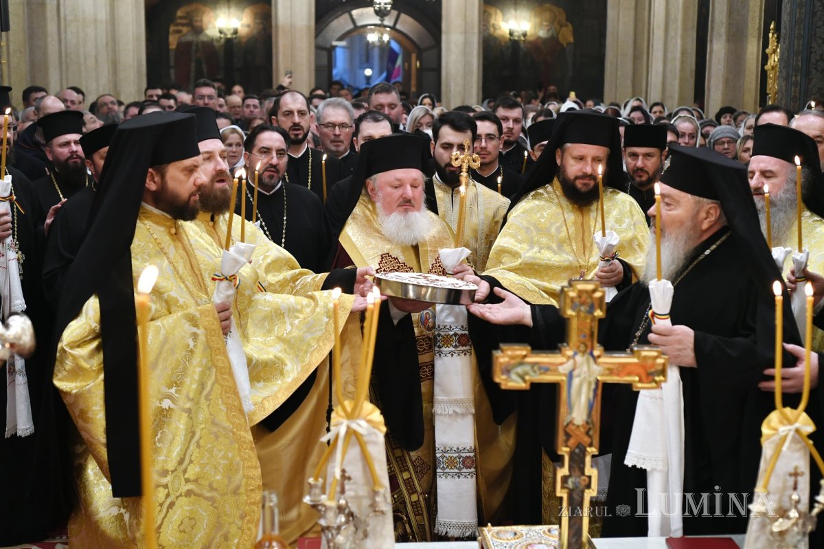 Ultimul parastas pentru cei 16 părinți trecuți în rândul sfinților 322834