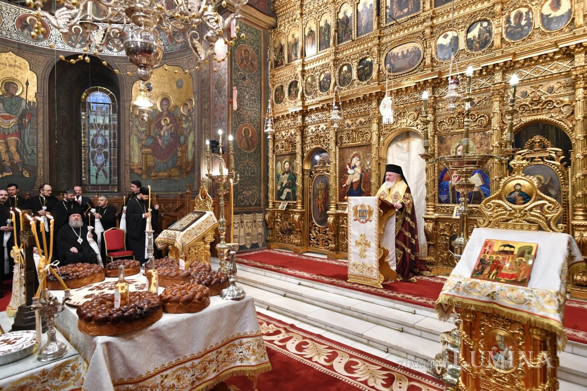 Ultimul parastas pentru cei 16 părinți trecuți în rândul sfinților 322836