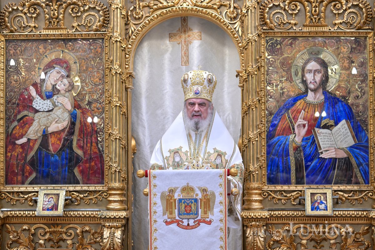 Centenarul Patriarhiei Române - timp de recunoştinţă adusă lui Dumnezeu şi binefăcătorilor,  prilej solemn de cinstire a sfinţilor recent canonizaţi 323014