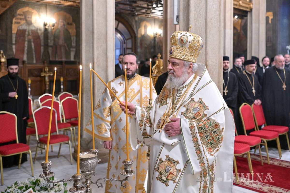 Liturghie solemnă dedicată Centenarului Patriarhiei Române 322936