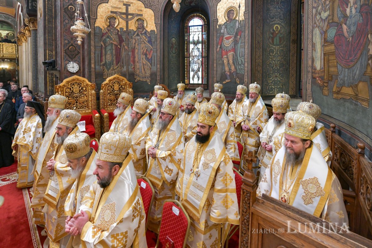 Liturghie solemnă dedicată Centenarului Patriarhiei Române 322938