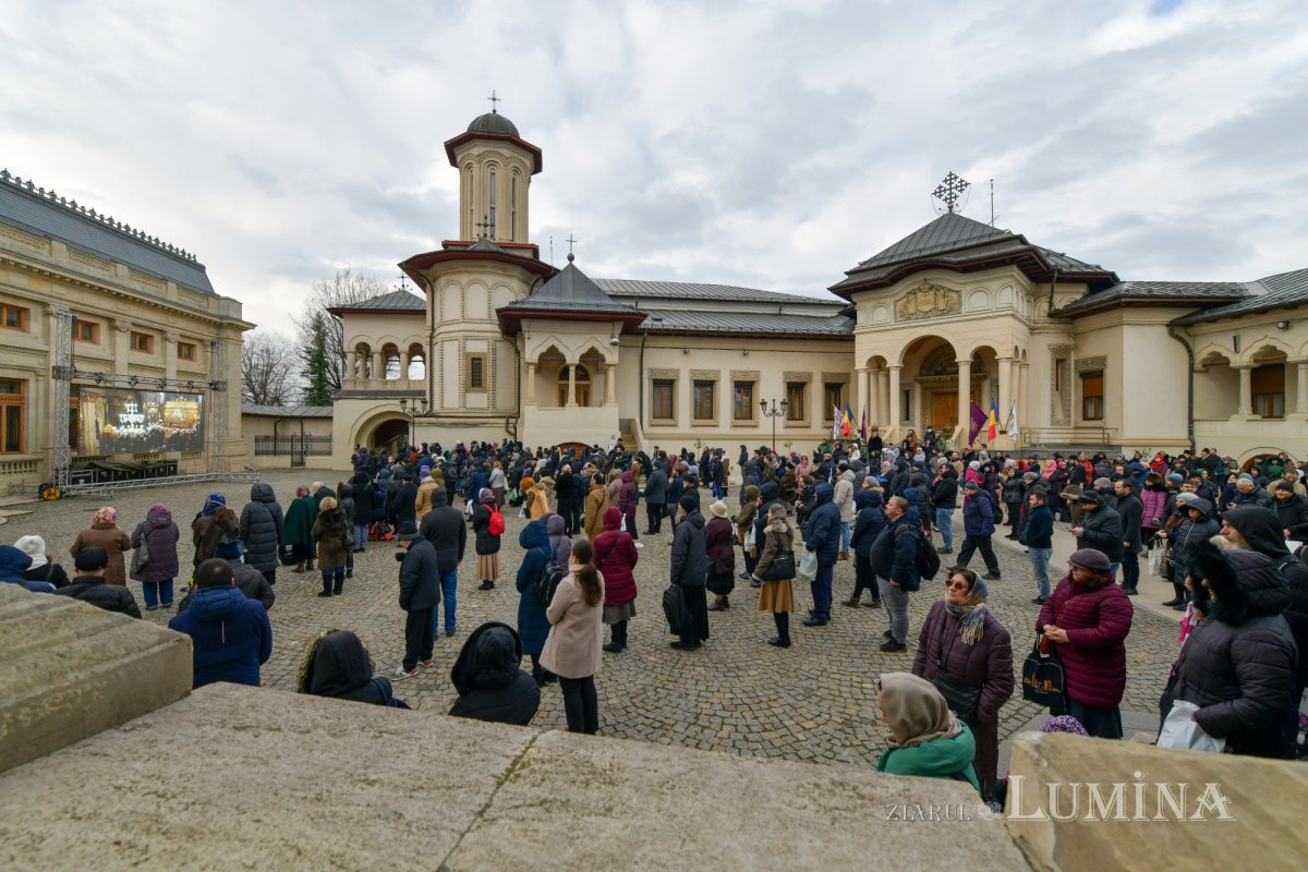 Liturghie solemnă dedicată Centenarului Patriarhiei Române 322951