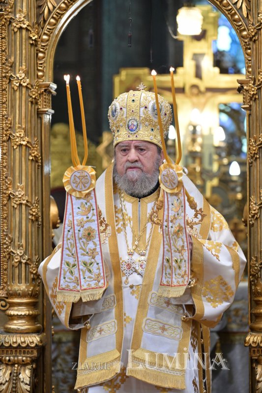 Liturghie solemnă dedicată Centenarului Patriarhiei Române 322955