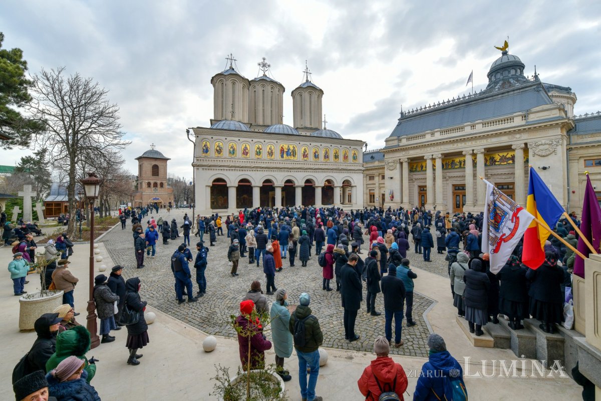 Liturghie solemnă dedicată Centenarului Patriarhiei Române 322958