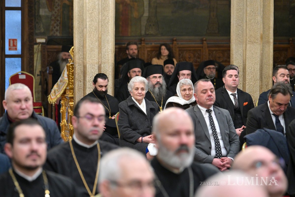 Liturghie solemnă dedicată Centenarului Patriarhiei Române 322959
