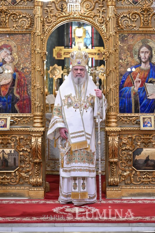 Liturghie solemnă dedicată Centenarului Patriarhiei Române 322969