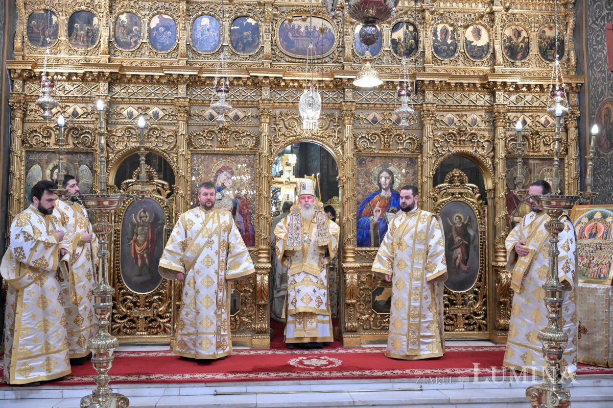 Liturghie solemnă dedicată Centenarului Patriarhiei Române 322972