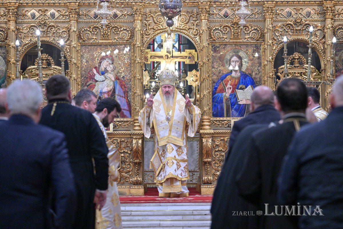 Liturghie solemnă dedicată Centenarului Patriarhiei Române 322973