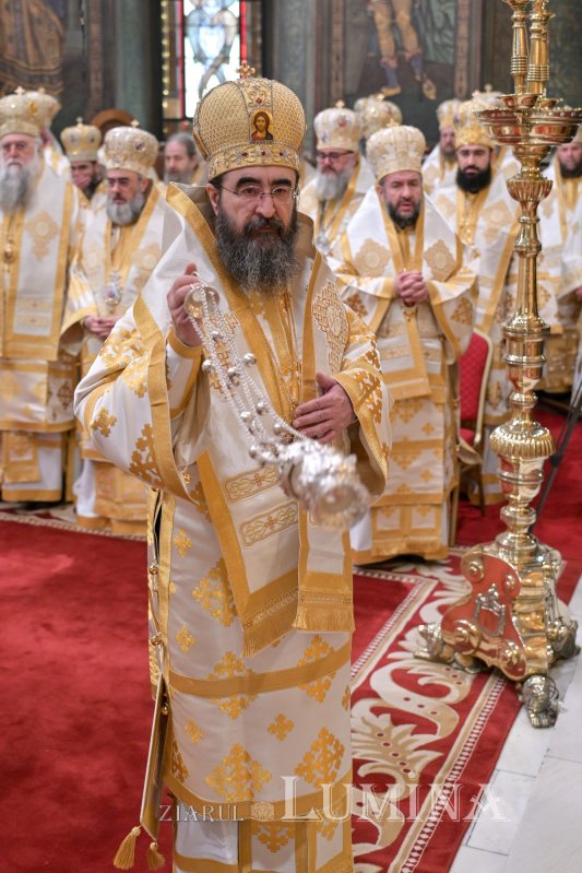 Liturghie solemnă dedicată Centenarului Patriarhiei Române 322979