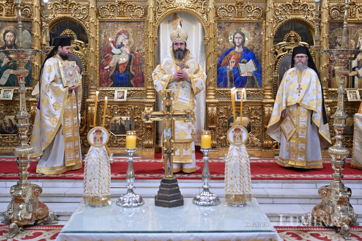 Liturghie solemnă dedicată Centenarului Patriarhiei Române 322980