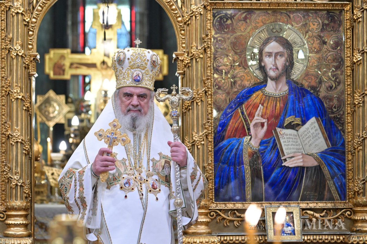 Liturghie solemnă dedicată Centenarului Patriarhiei Române 322982