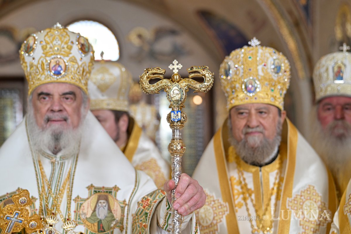 Liturghie solemnă dedicată Centenarului Patriarhiei Române 322990