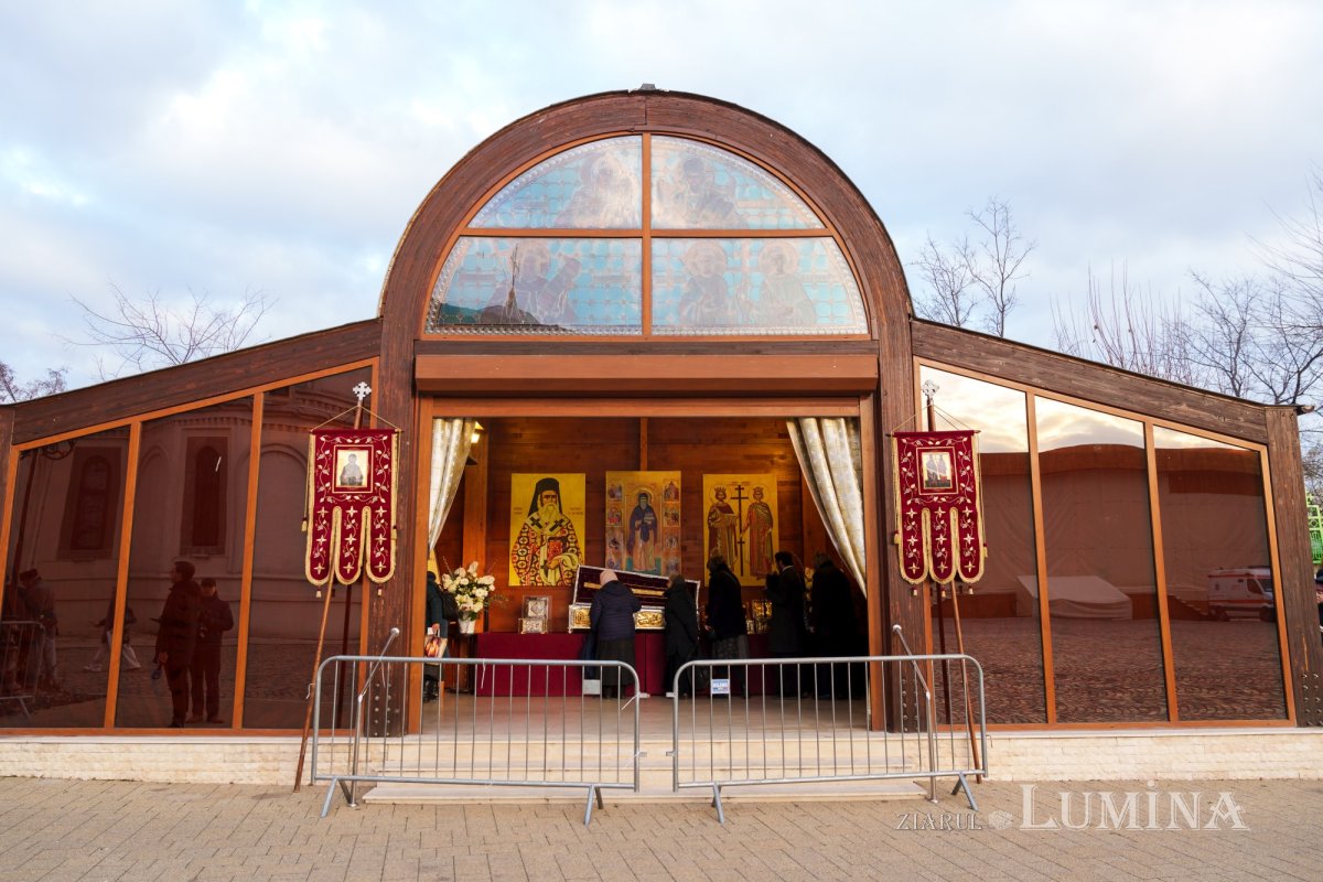 Procesiune cu sfintele moaște pe Colina Bucuriei  322897