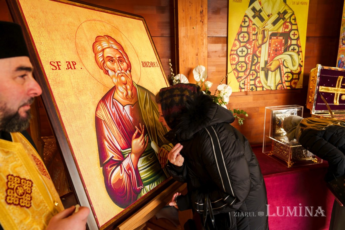 Procesiune cu sfintele moaște pe Colina Bucuriei  322898