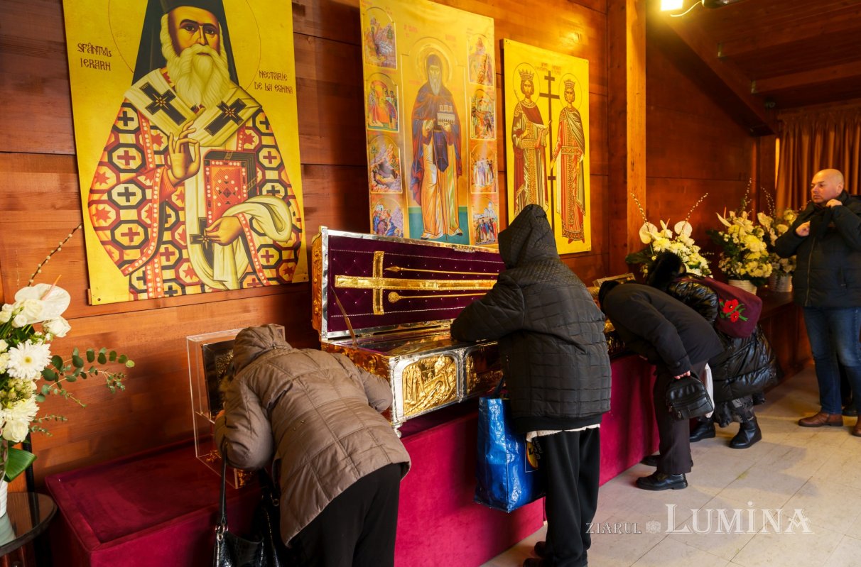 Procesiune cu sfintele moaște pe Colina Bucuriei  322899