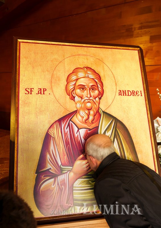 Procesiune cu sfintele moaște pe Colina Bucuriei  322900